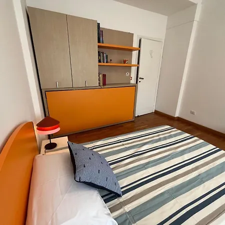 Casa Rizzo ホームステイ ローマ